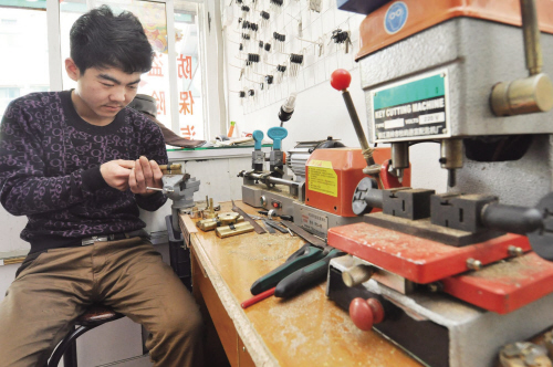 安顺开锁店为啥“牛号”频现 听开锁师傅讲什么锁最防盗